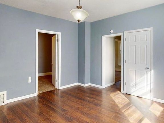 3rd image of 1305 S Spring Ave