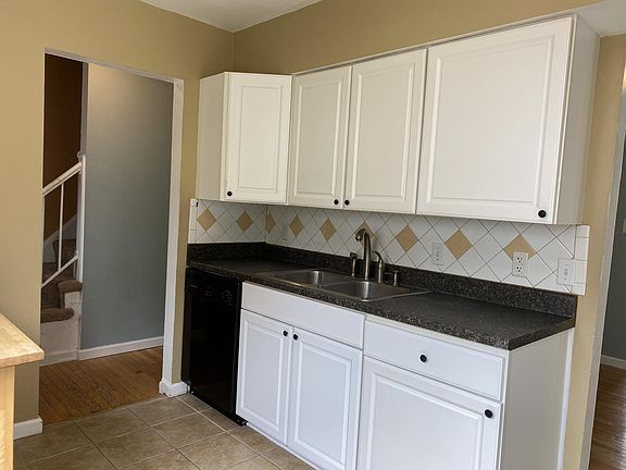 2nd image of 67 Bristol Ct