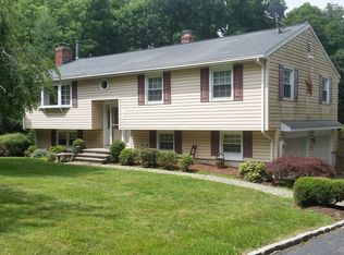 5 Hearthstone Dr, Bethel, CT 06801