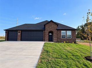 4499 Blossom Ave, Springdale, AR 72764