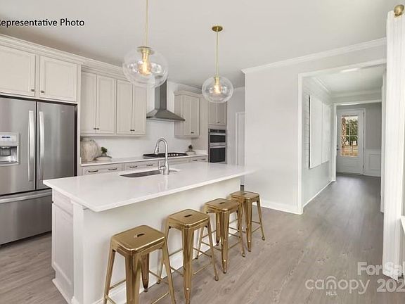 4th image of 1614 Shoals Ave #151