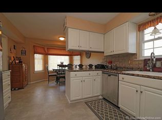 1138 Oak Ridge Ct, Cape Girardeau, MO 63701
