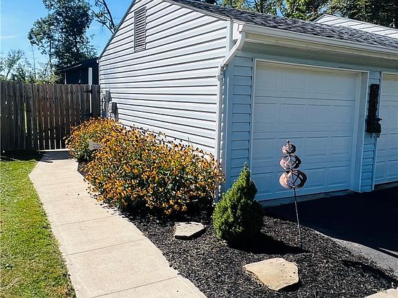 5th image of 2941 Malibu Dr