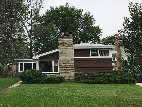 2nd image of 2433 Bel Air Dr