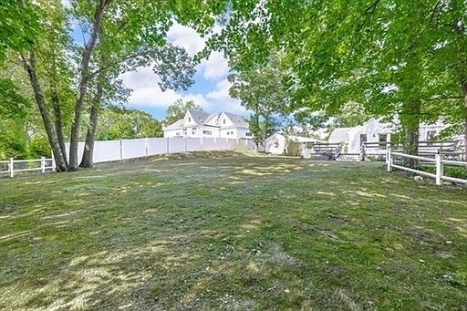 4th image of 48 Taylor St