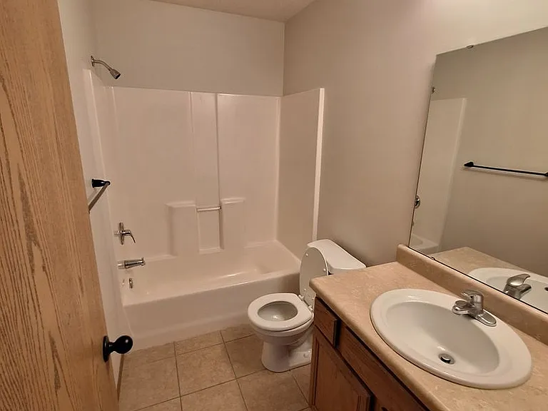 6205 N 10th Ave — Photo 10