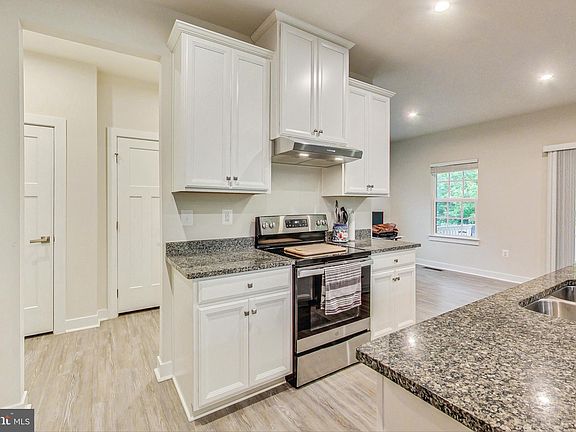 5th image of 5609 Ivy Hill Dr