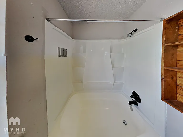 4714 Crested Rock Dr — Photo 28