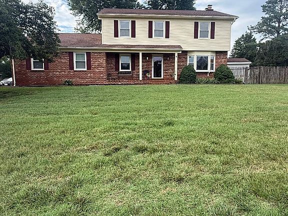 2nd image of 2123 Matthew Ln
