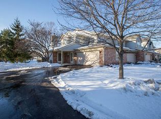 1412 Club Dr, Glendale Heights, IL 60139