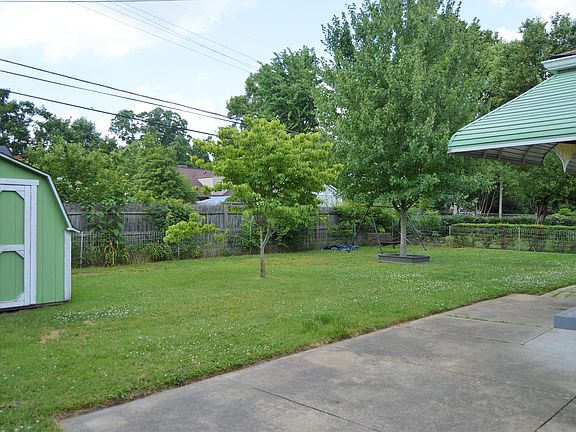 3rd image of 2213 Paris Dr