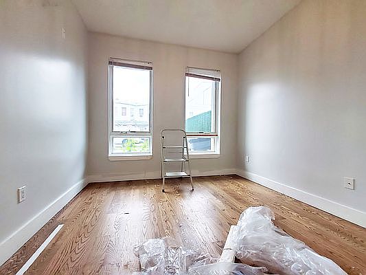 5th image of 2802 Snyder Ave #1