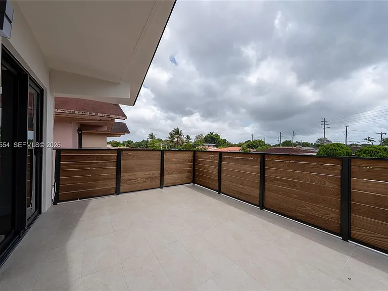 370 Flagami Blvd — Photo 27
