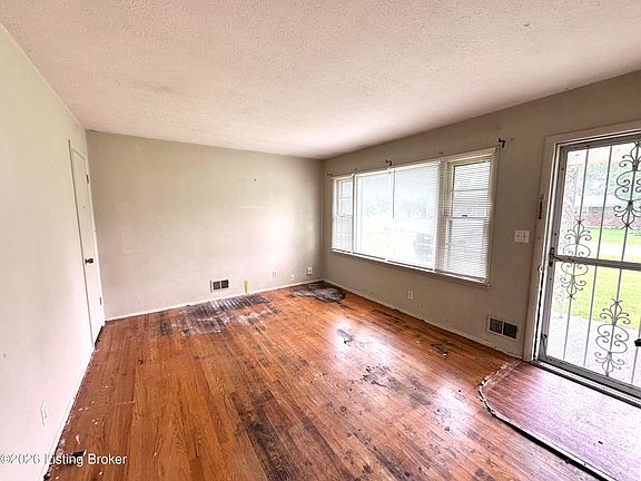 3rd image of 2506 Adrienne Way