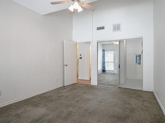 4th image of 10-5701 Gaston Ave Unit 10