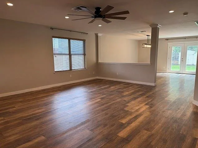 4 bed, 2.5 bath, 2480 sqft, $2,400 — Photo 4
