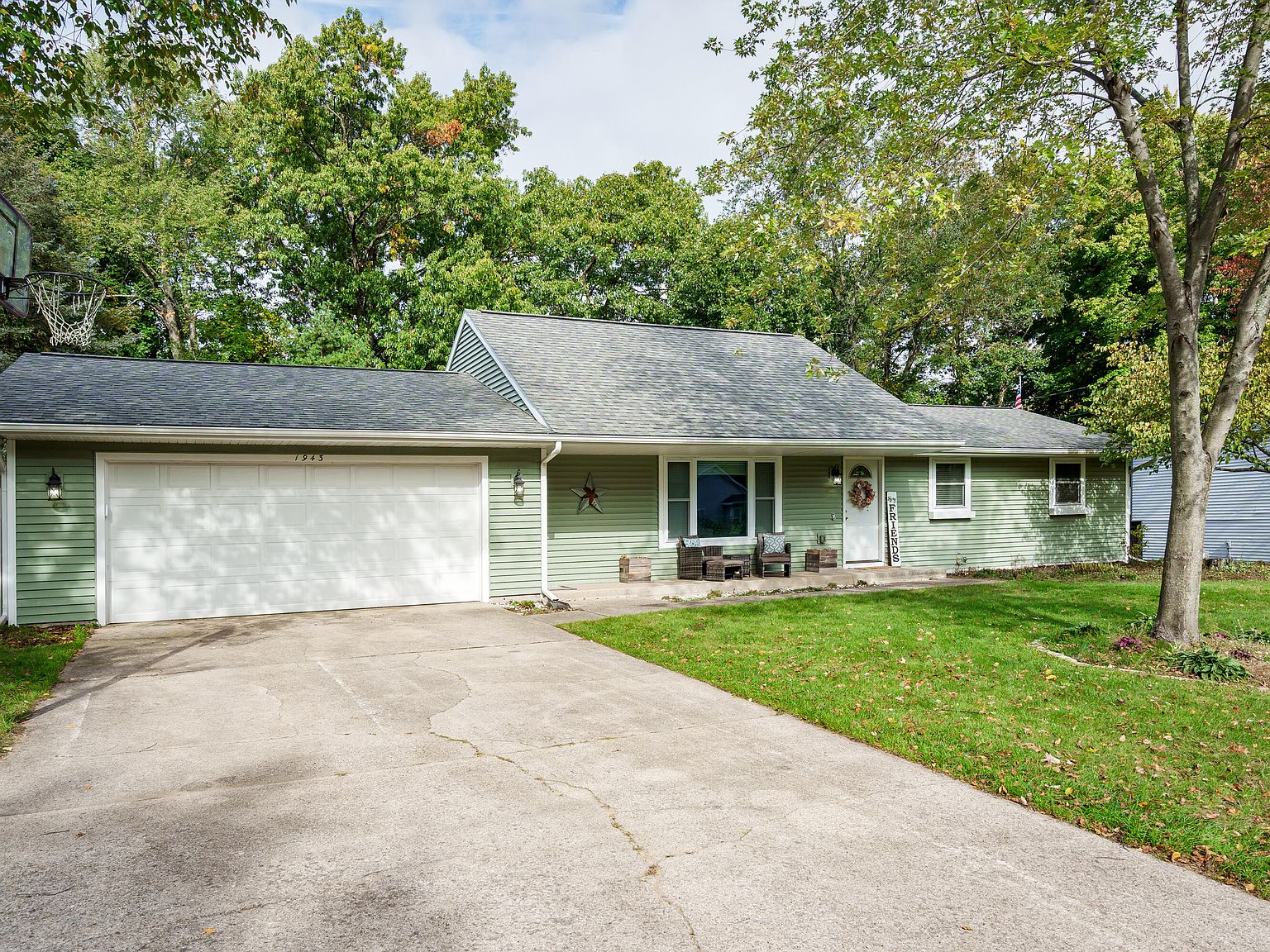 1943 Lake Breeze Dr, Holland, MI 49424 Zillow