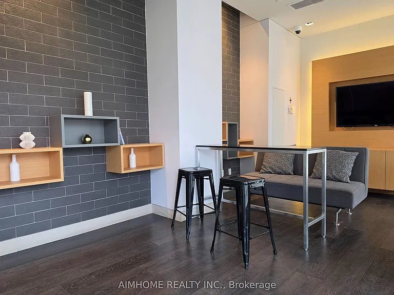 150 Fairview Mall Dr #504 — Photo 18