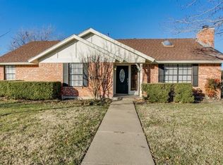 1124 Estes St, Benbrook, TX 76126
