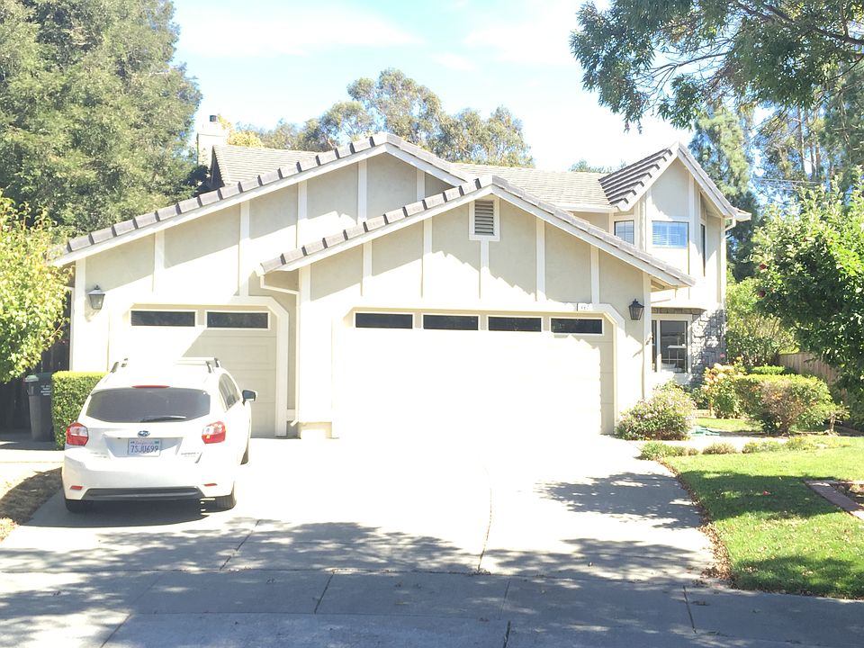 1st image of 460 Oakwood Cir