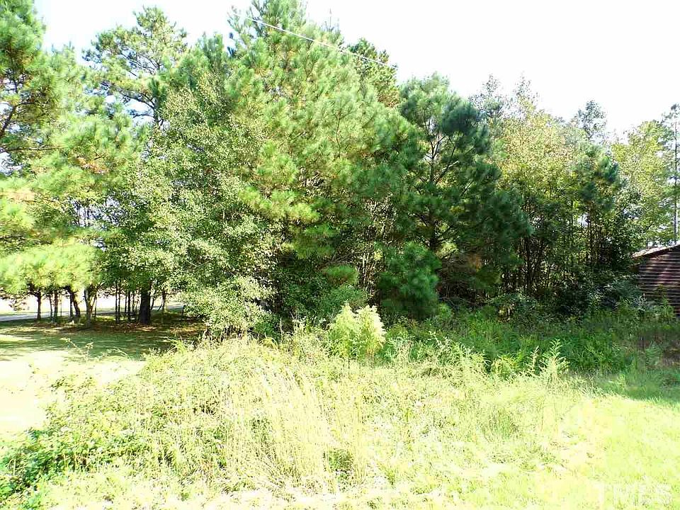 2nd image of 4 Pine Ridge Rd