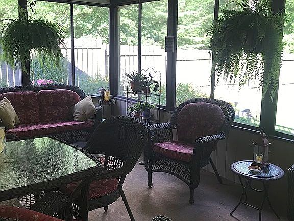 5th image of 20689 Chestnut Dr
