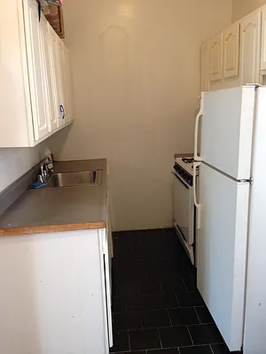 Rented by Rolling Stone Realty LLC | media 9