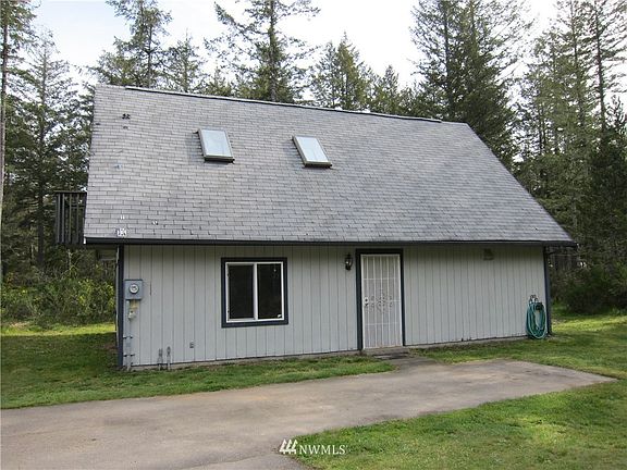 2nd image of 1611 Toonerville Drive NE