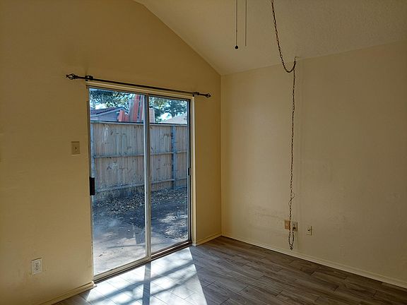 3rd image of 11131 Grassyglen Dr