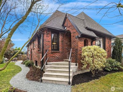 823 NE 80th Street, Seattle, WA, 98115