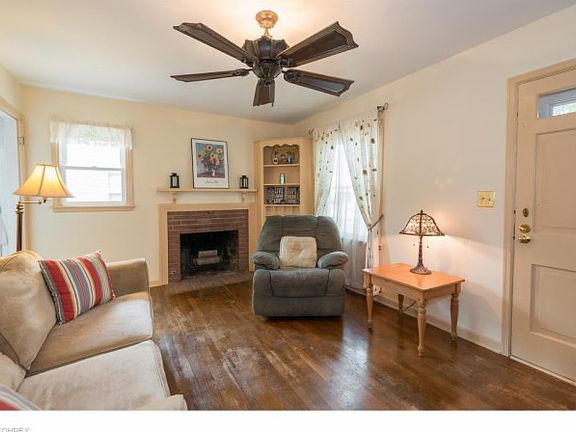 4th image of 925 Warwick Dr