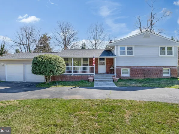6305 Crestwood Dr, Alexandria, VA 22312