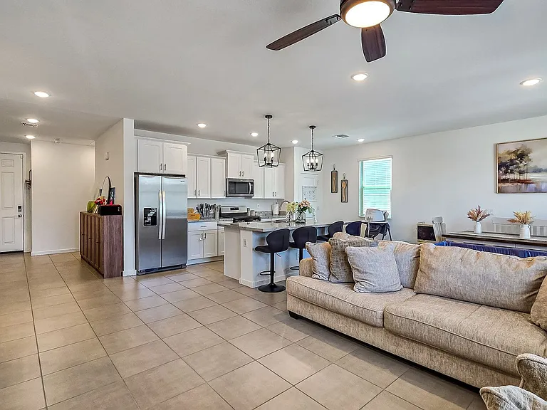 8820 W Agora Ln — Photo 5