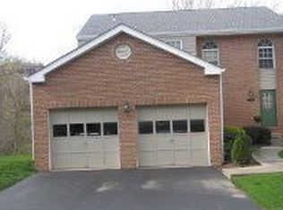 7011 Clubview Dr, Bridgeville, PA 15017
