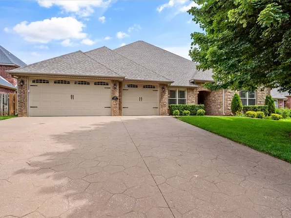 1671 Foxboro Ct, Bentonville, AR 72713