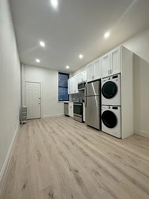 Rented by Peter R. Hungerford, LREB | media 22