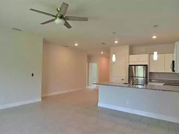 3rd image of 1035 San Cristobal Ave
