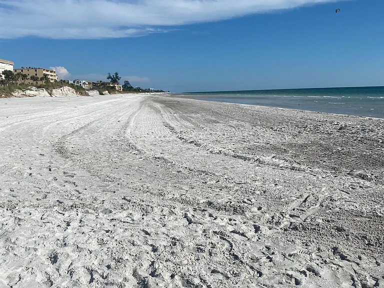Gorgeous sandy gulf beach just a short walk from the condo.