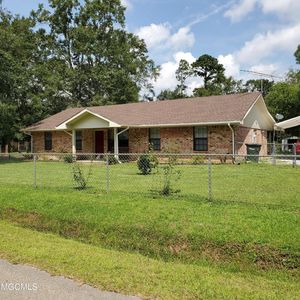 6020 Pine Tree Dr, Kiln, MS, 39556