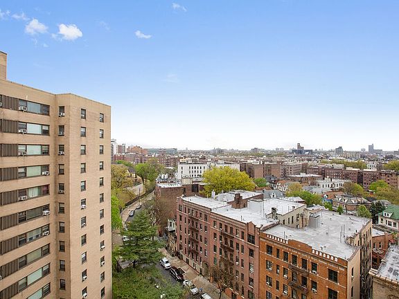4th image of 8 Fordham Hill Oval APT 14B