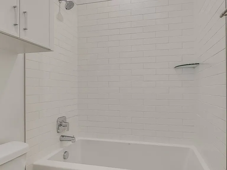 4200 NW 180th Ter — Photo 12