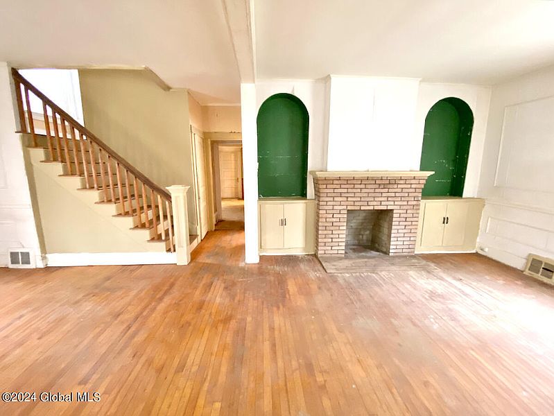 5th image of 23 Coolidge Avenue