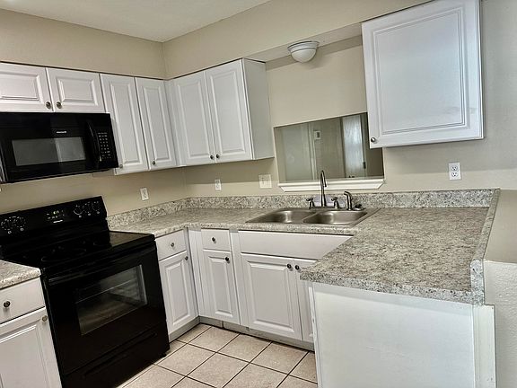 4th image of 207 Ann Cir Unit 3