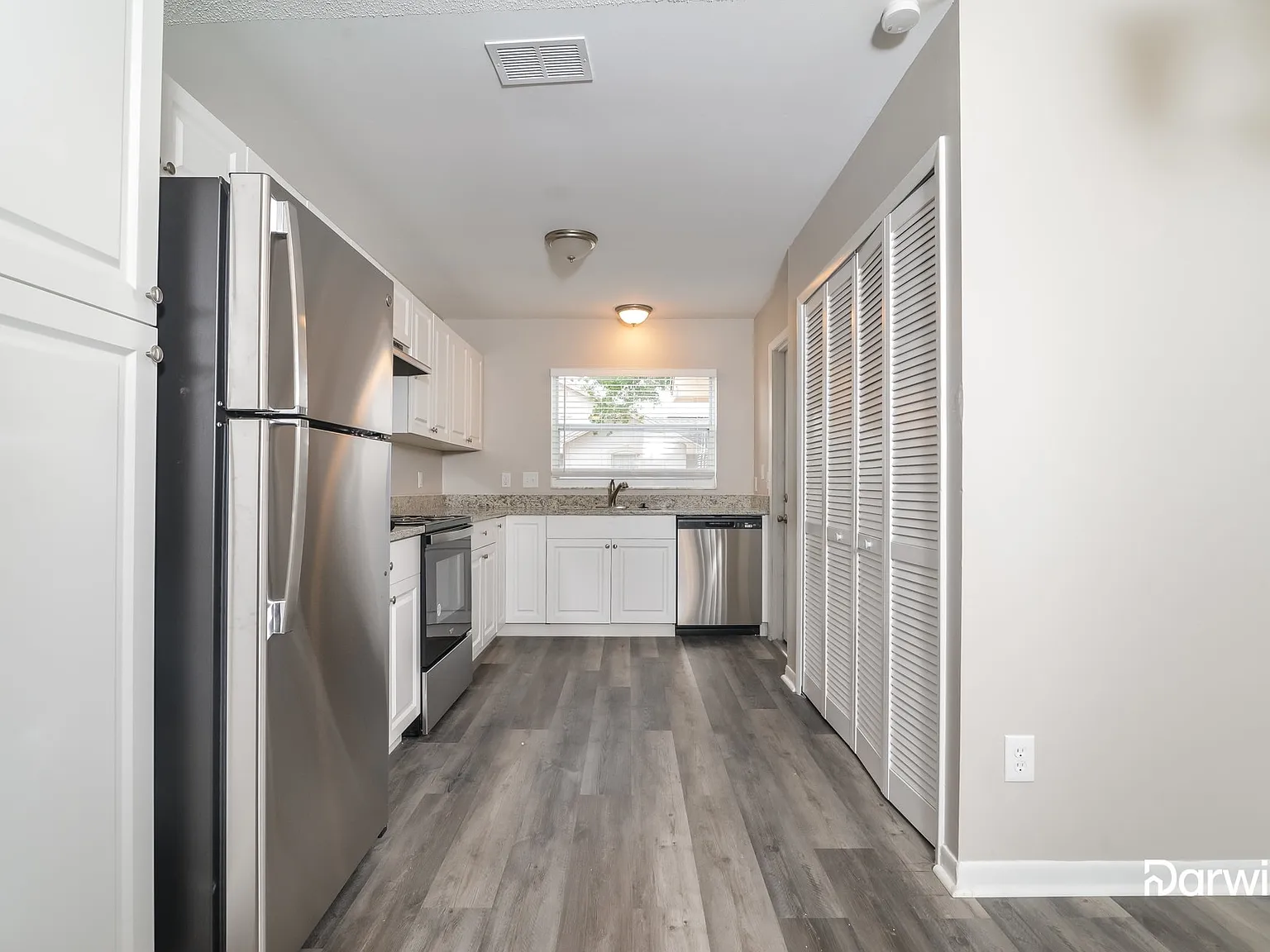 3 bed, 2.0 bath, 1534 sqft, $2,299 — Photo 3