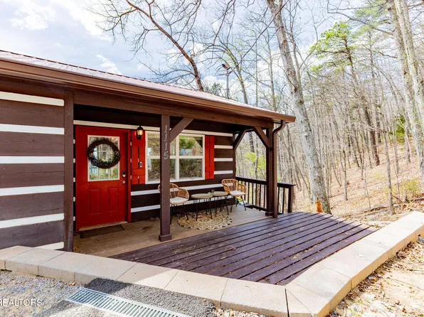 1115 Red Maple Ln, Sevierville, TN 37876