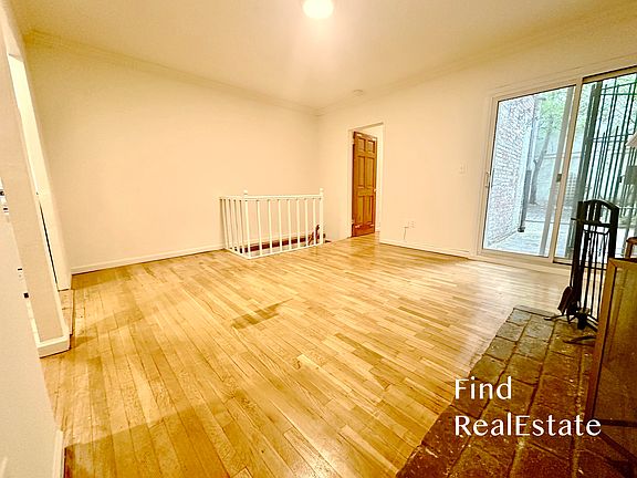 4th image of 107 W 69th St #L