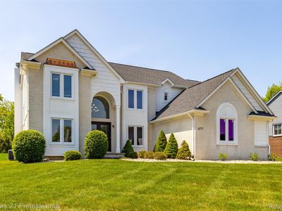 4136 Oakland Ridge Dr, Lake Orion, MI, 48359