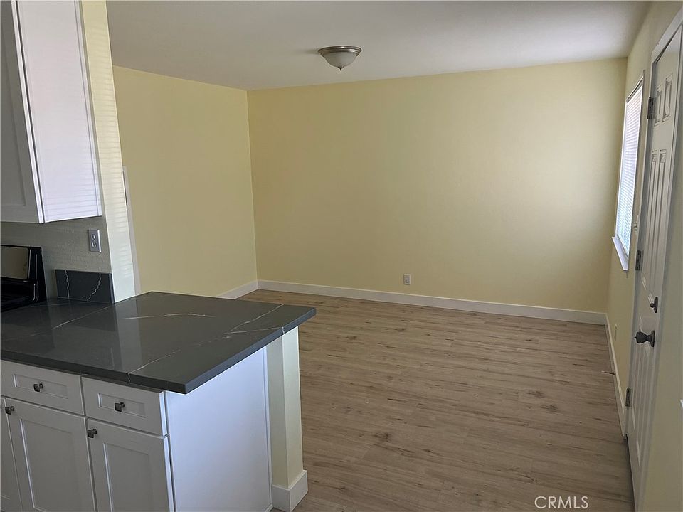 1st image of 996 N Crescent Ave #996