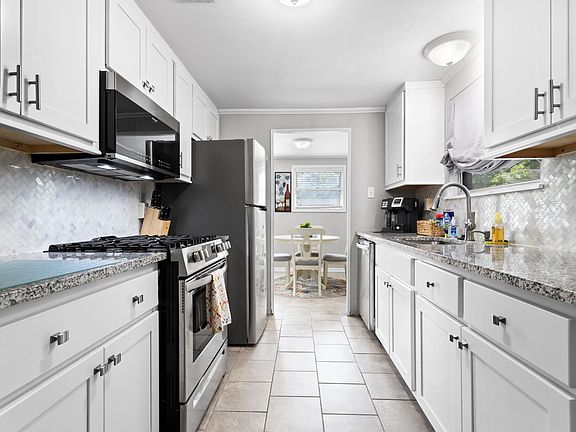 5th image of 2505 Cypress Ave