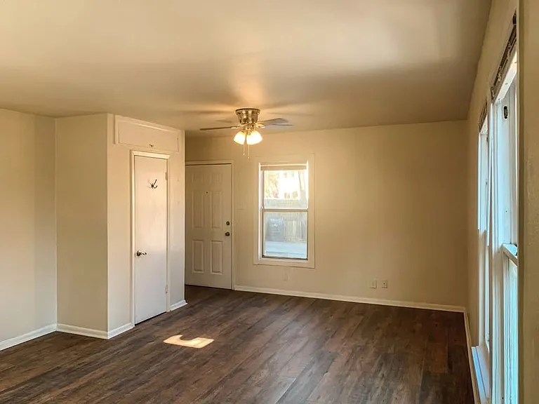 4926 Reiger Ave — Photo 4